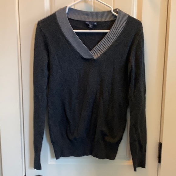 🌟🌟🌟 Gap mens vneck sweater - Picture 1 of 9